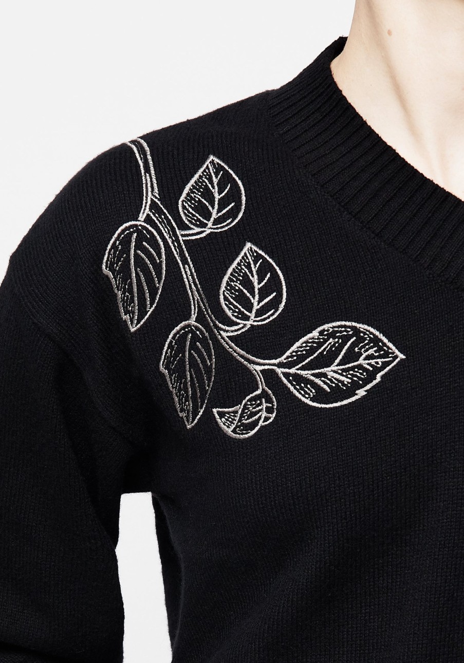 Clothing BET1 | Amalthea Embroidered Jumper